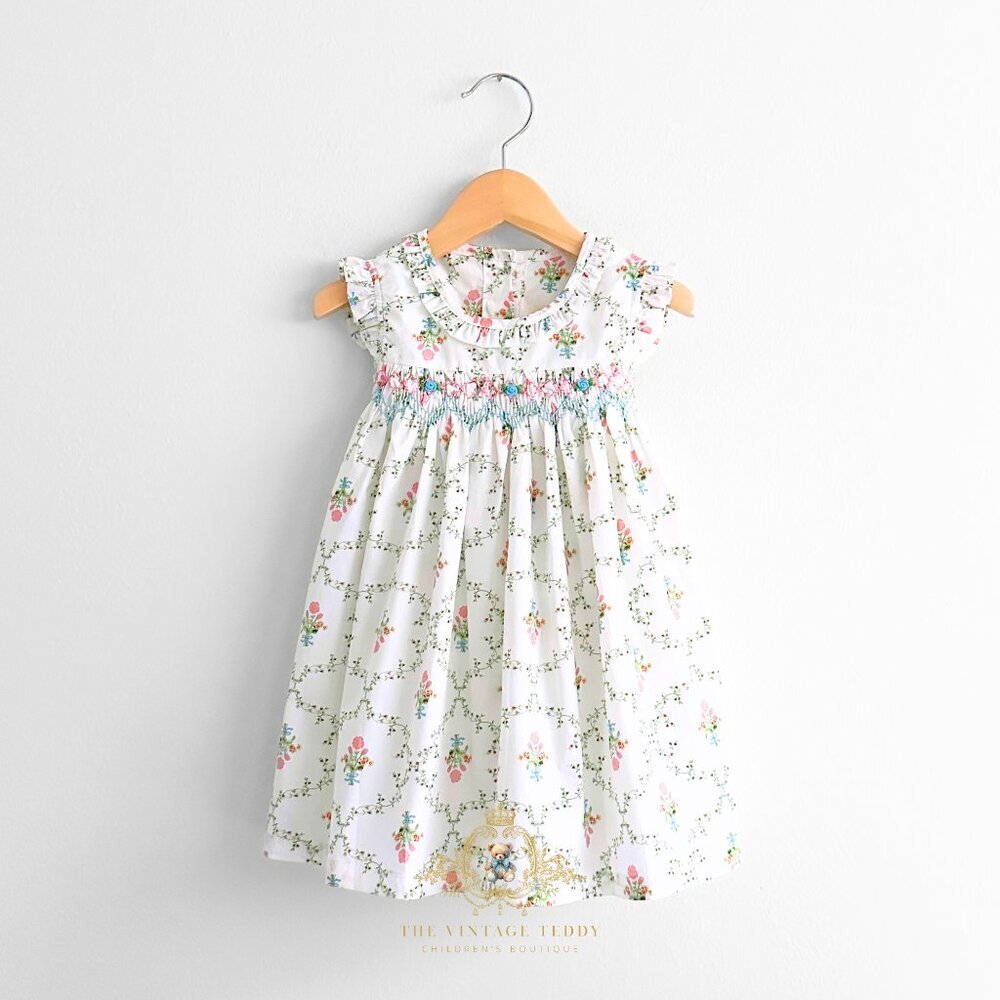 NWT Pretty Girls Embroidered Smocked Dress Boutique Special Occassion Formal 18M